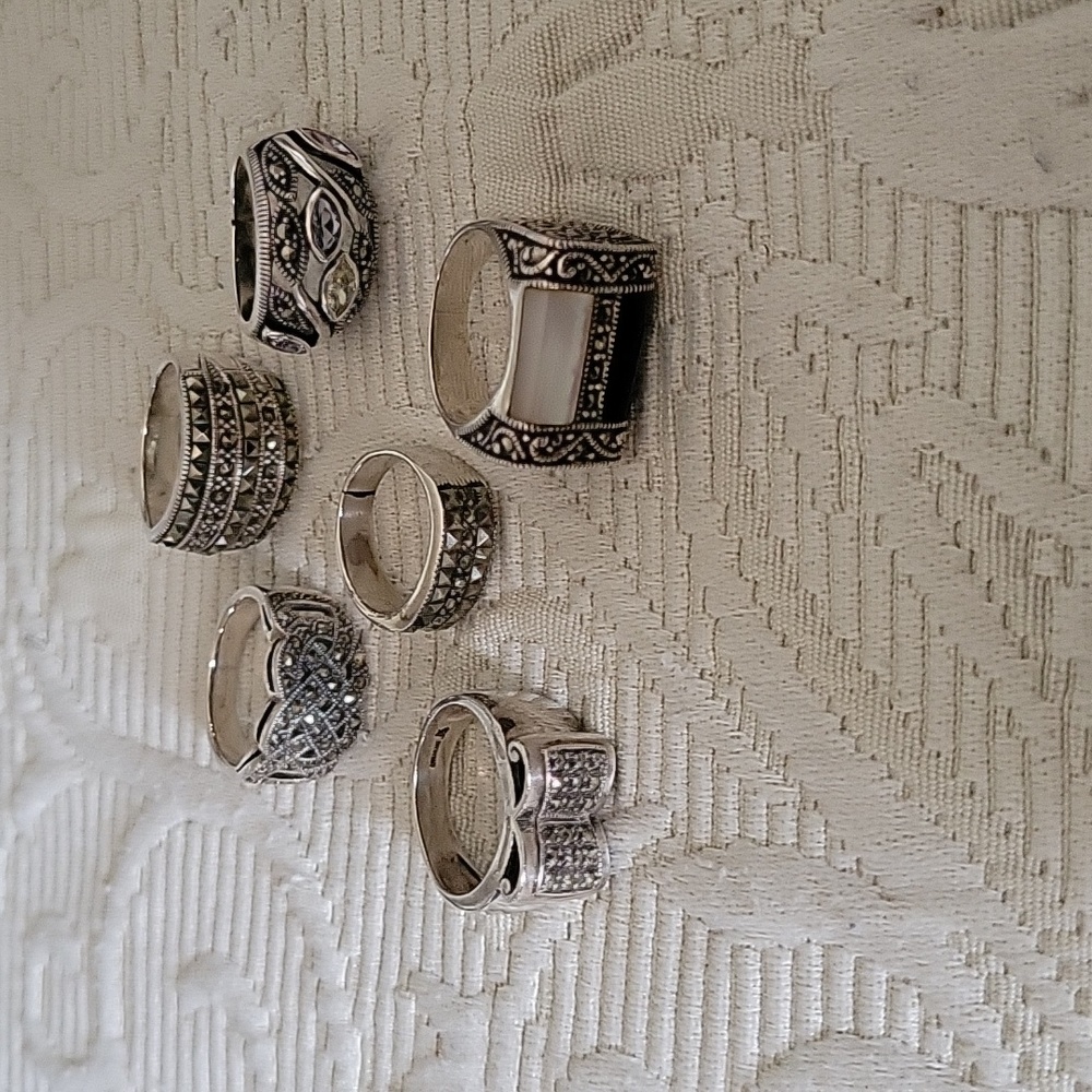 6- Rings with Designs  & Sizes - Picture 10 of 12